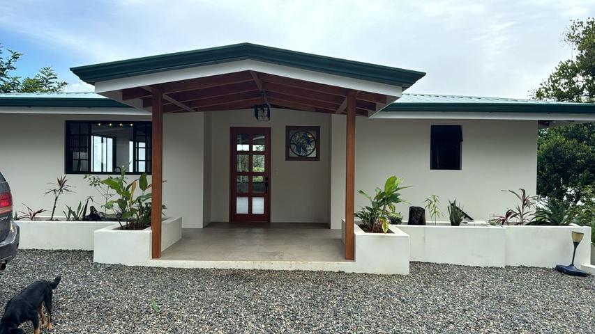Single-storey family home